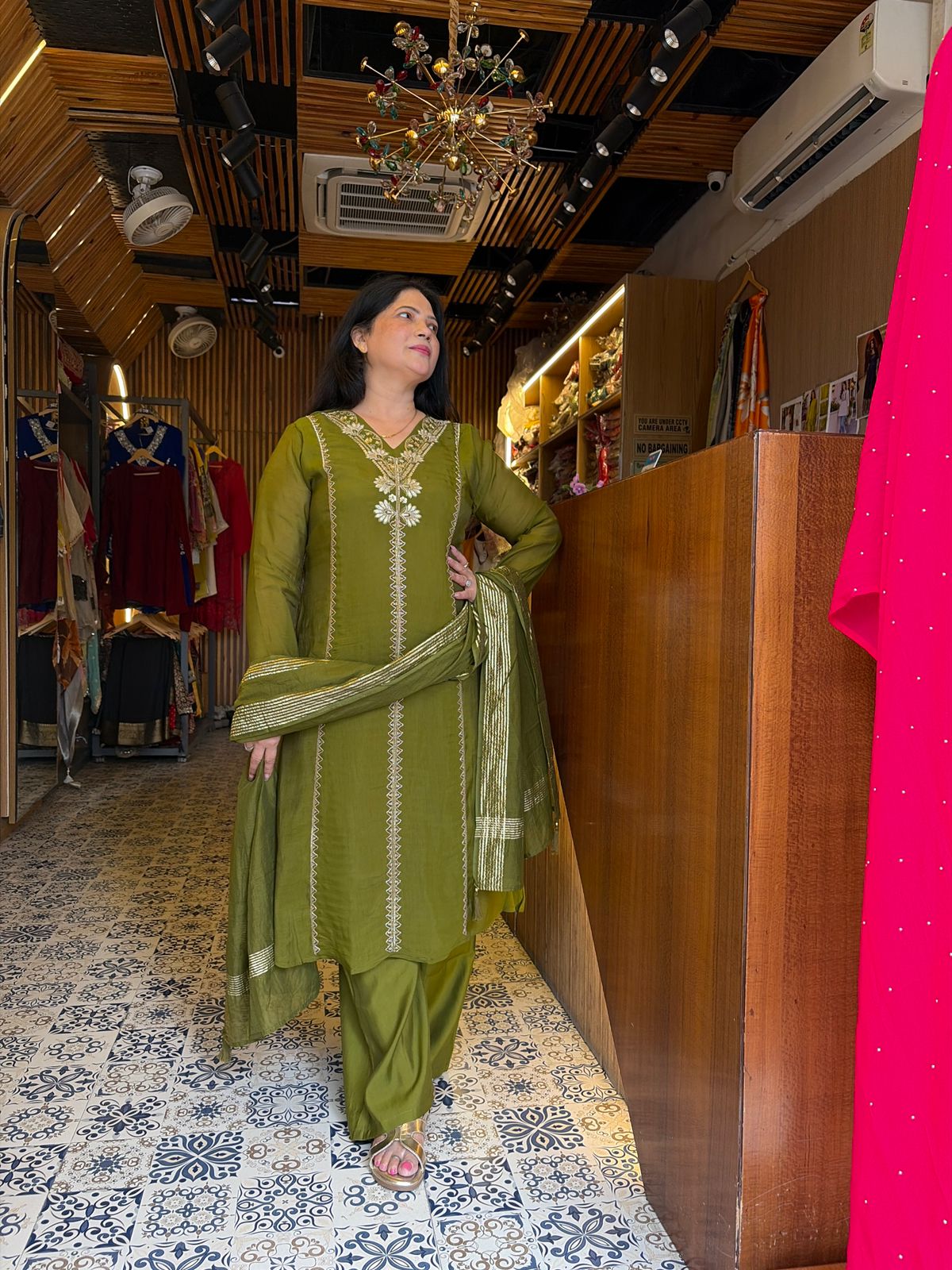 Glass Muslin Suit – Mehandi Green & Rama Green