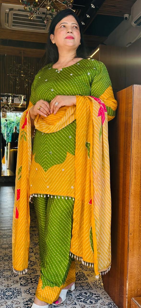 Magenta Farsi Suit with Leheriya Print