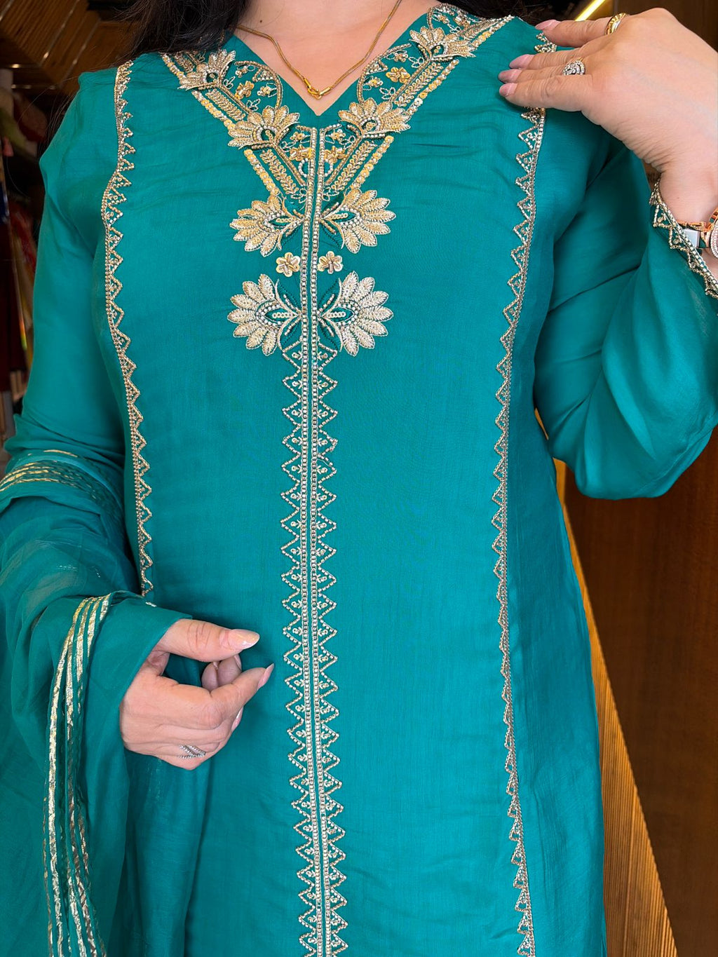 Glass Muslin Suit – Mehandi Green & Rama Green