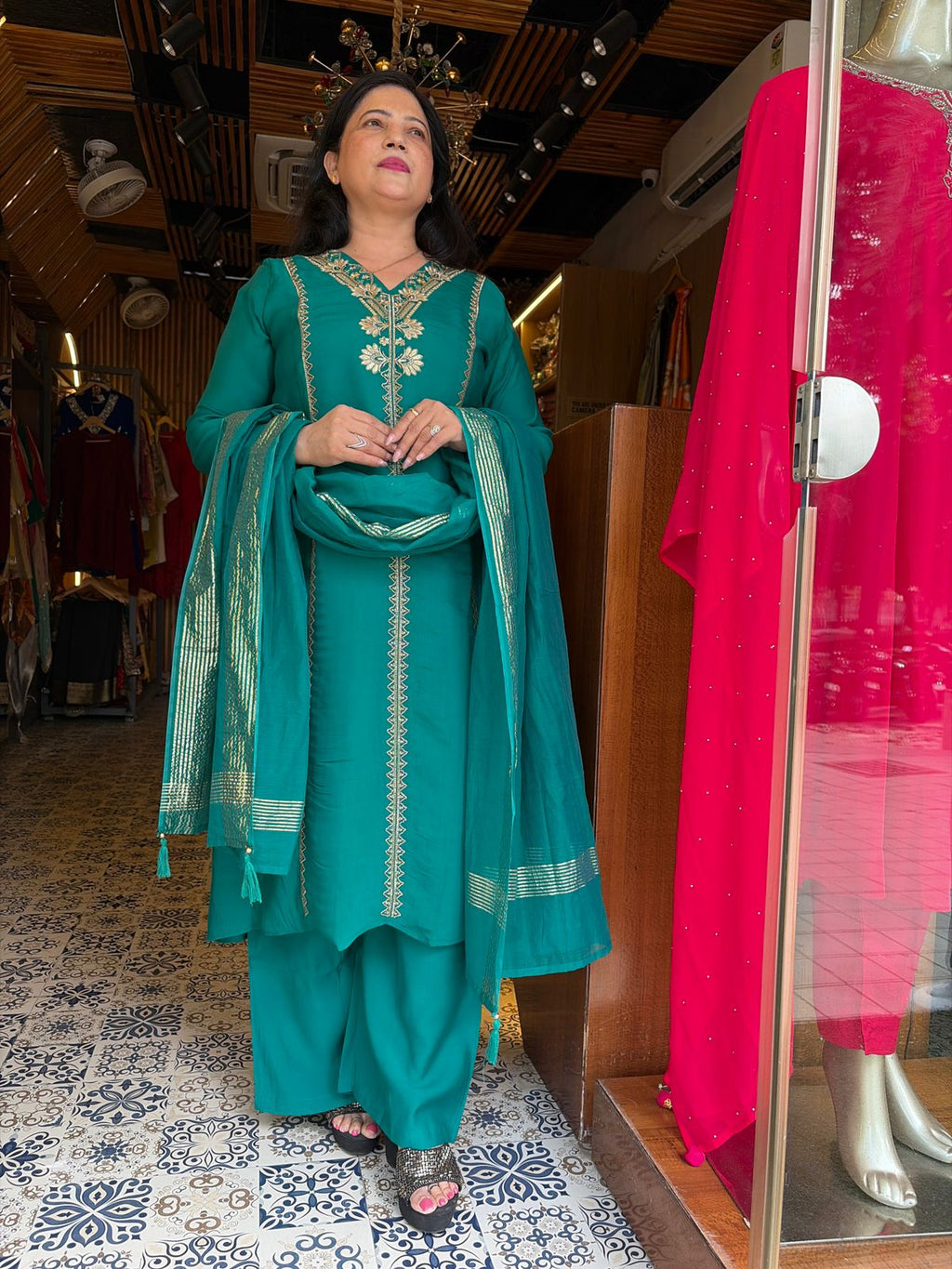 Glass Muslin Suit – Mehandi Green & Rama Green